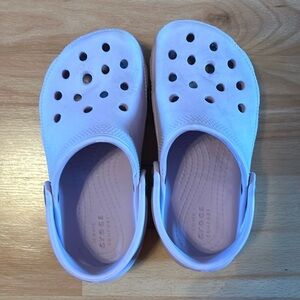 Light purple crocs